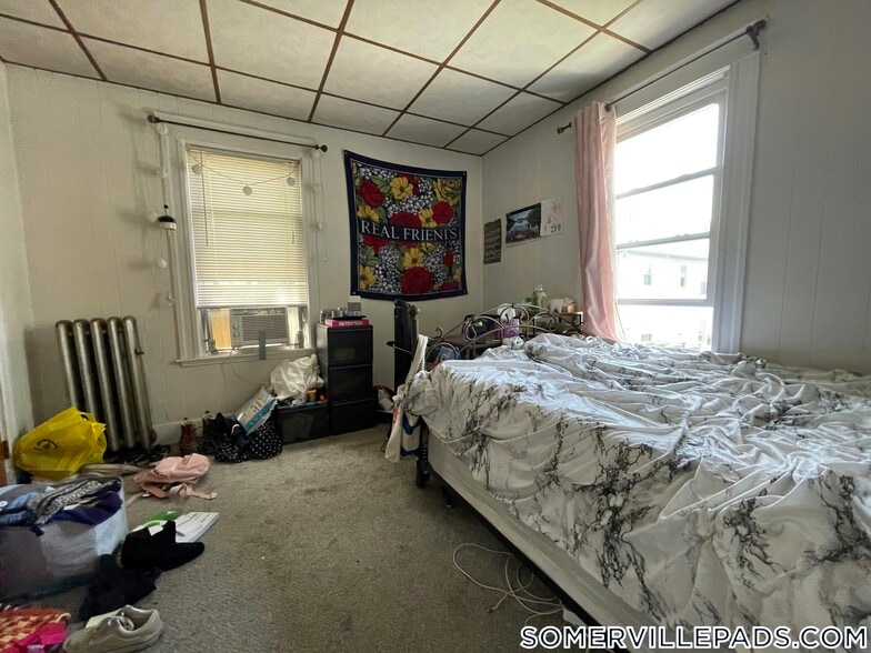 Building Photo - 35 Rose St