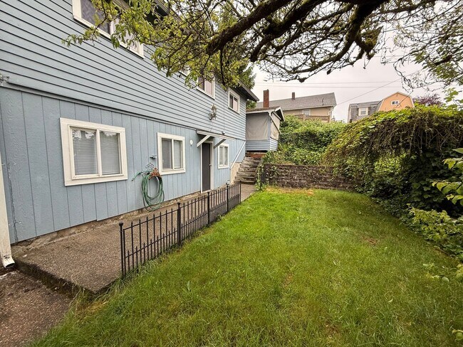 Building Photo - Charming 2 bed 1 bath in North Everett