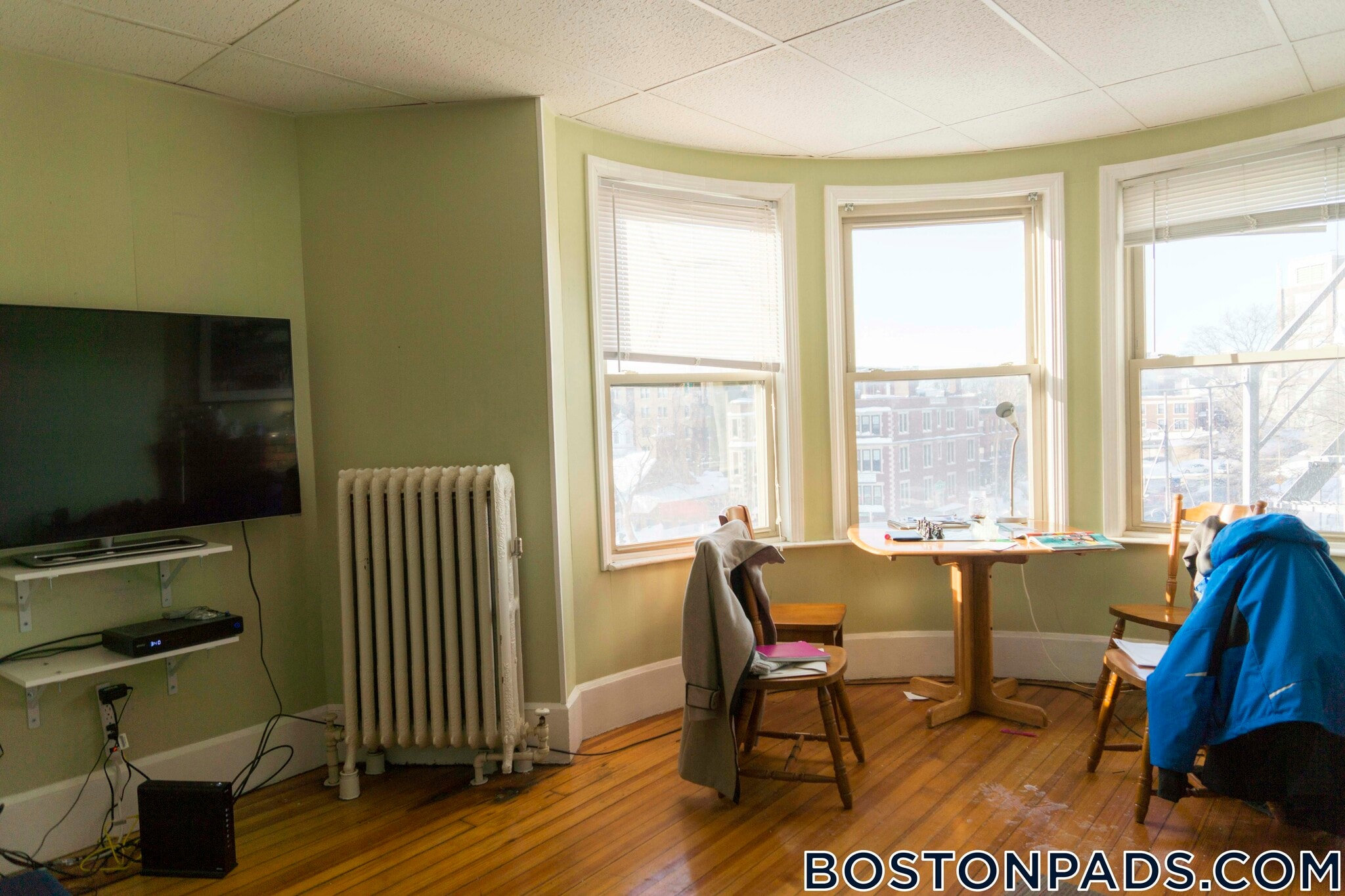 Building Photo - 879 Beacon St