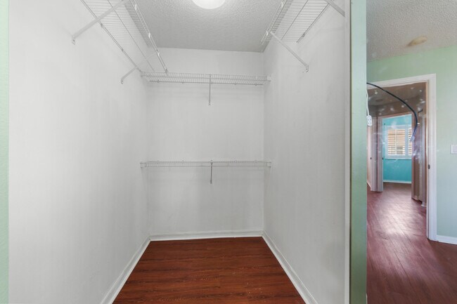 Building Photo - 1177 SW 44th Ave