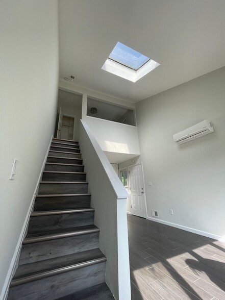 Building Photo - 55 Cebra Ave
