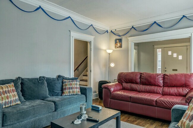 Building Photo - 6415 Cates Ave