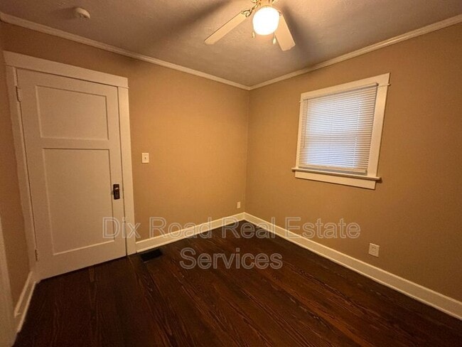 Building Photo - 2404 Mundale Ave