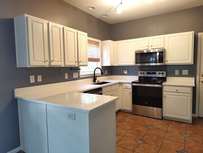 Building Photo - Stunning Corner Lot home located within a cul-de-sac in the Mitchell Glen Community!