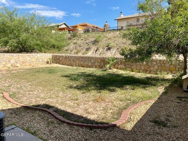 Building Photo - 7334 Prickley Pear Dr