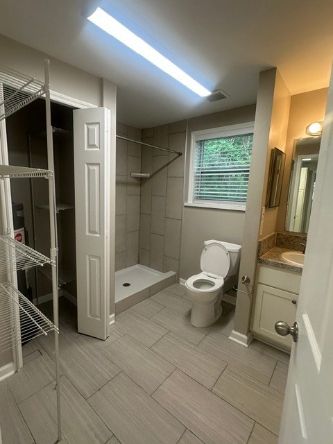 Building Photo - Updated 3 Bedroom Home With Washer And Dryer Included