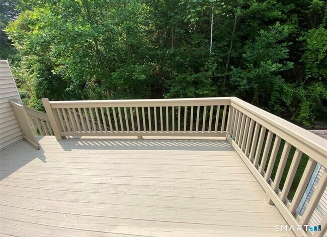 Building Photo - 11 Trout Brook Cir