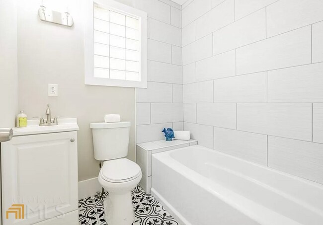 Building Photo - 1395 Beatie Ave SW