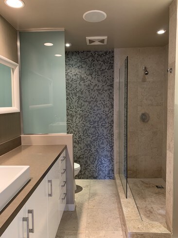 Master Bathroom - 1250 N Kings Rd