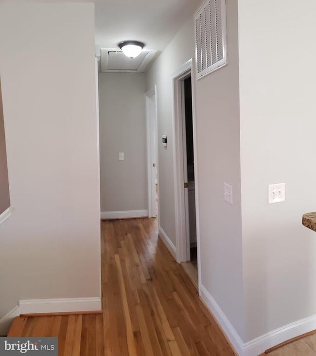 Building Photo - 123 Little Whim Rd