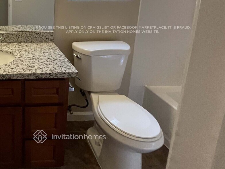Building Photo - 1802 Gardenia Ct
