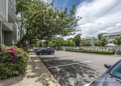 Building Photo - 154 N Beacon St