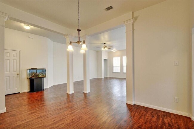 Building Photo - 2624 Century Park Blvd