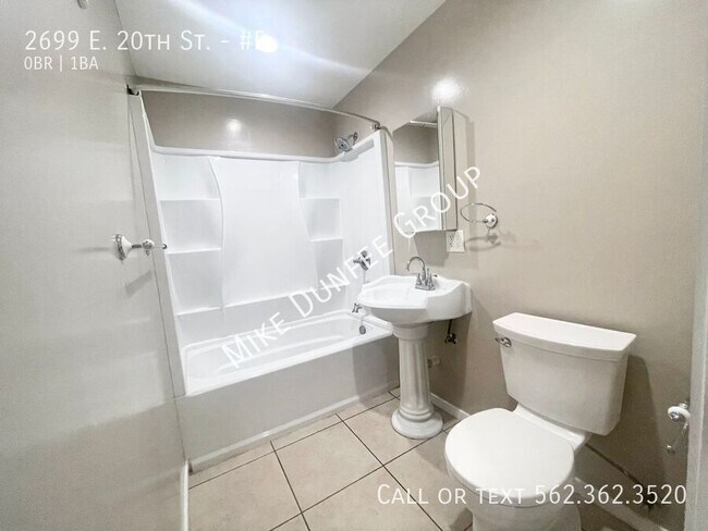 Building Photo - 2699 E 20th St