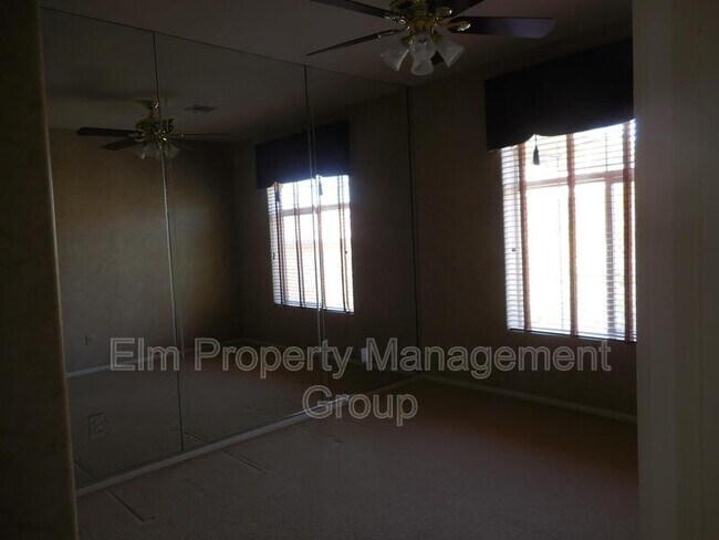 Building Photo - 3555 Meridale Dr