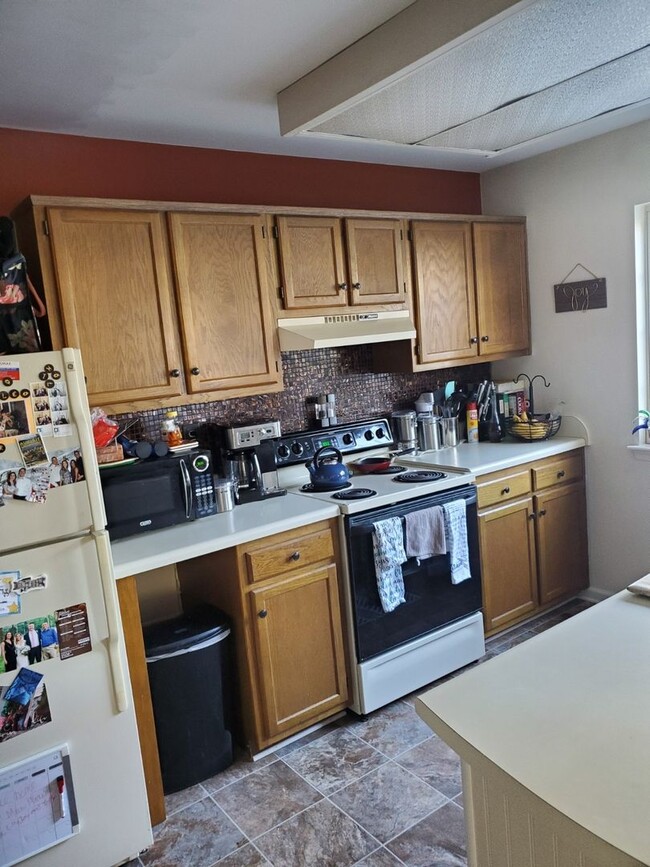 Building Photo - 2 bed / 2.5 bath condo near the oceanfront