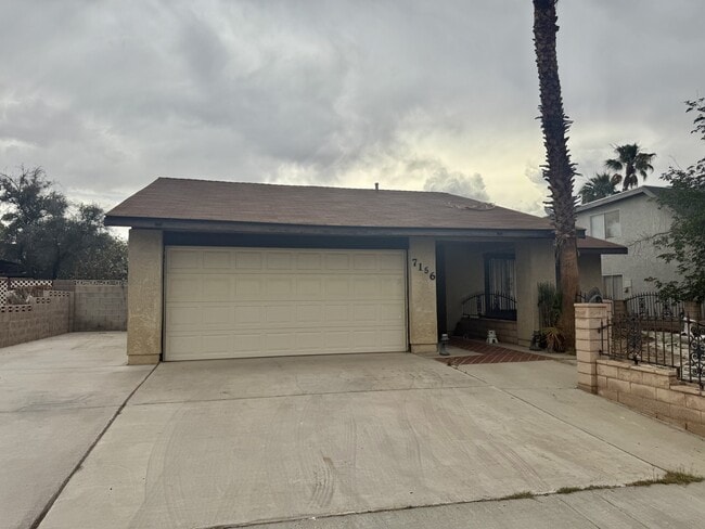Building Photo - 7156 Southpark Ct