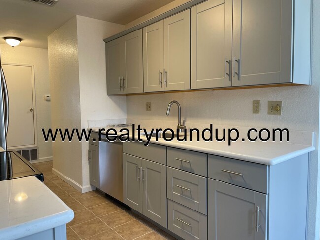 Building Photo - Newly remodeled two bedroom one bath condo...