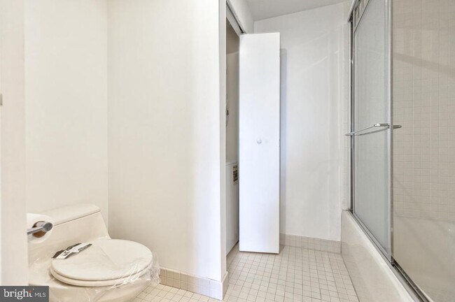 Building Photo - 202 W Rittenhouse Square