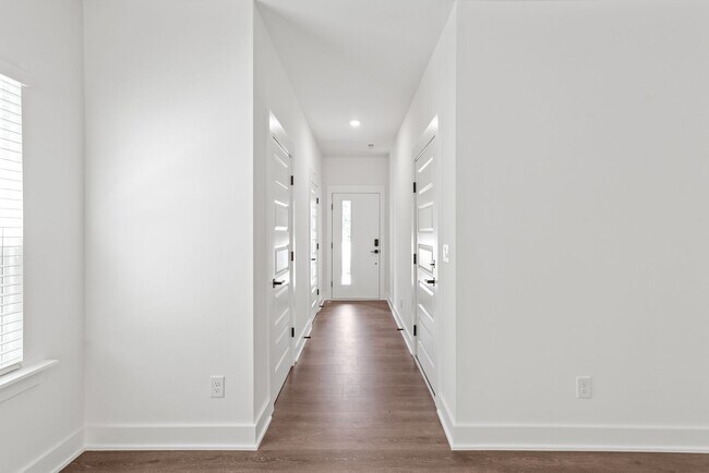 Building Photo - Bright & Modern New Construction Townhome