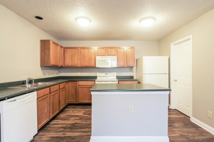 Building Photo - 12890 Freedom Dr