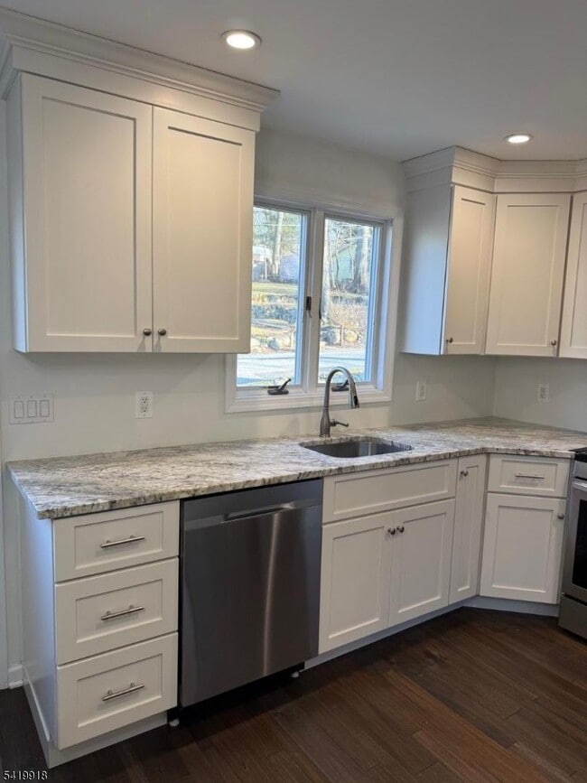 Building Photo - 12 Bellot Rd