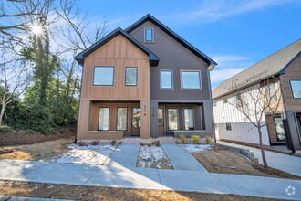 Building Photo - Medford Mews