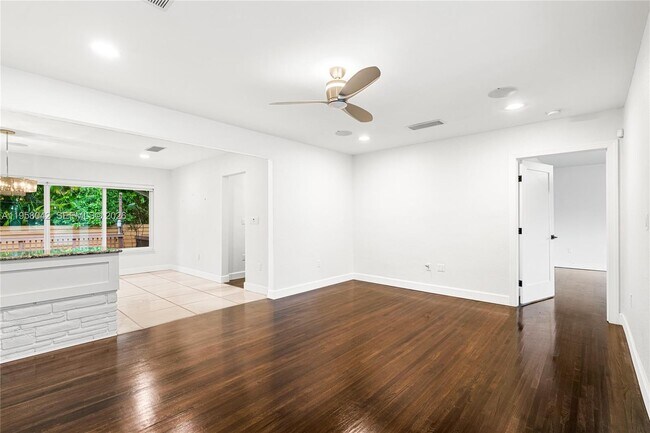 Building Photo - 3505 Crystal View Ct