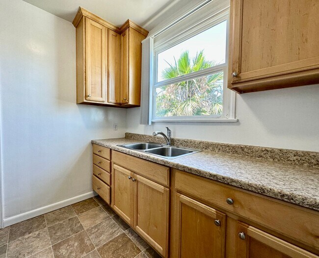 Building Photo - North Park - One Bedroom Apartment with 2-Car Garage.