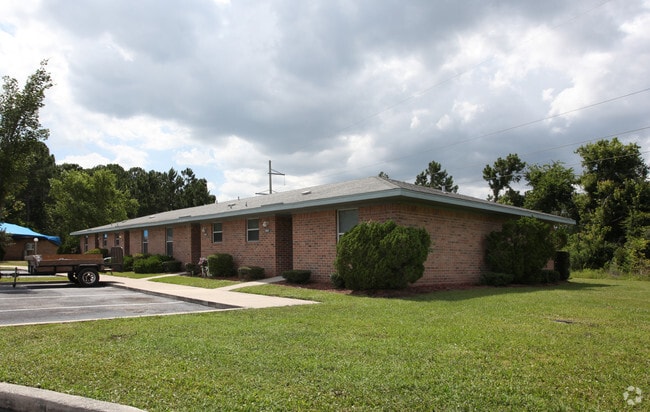 Primary Photo - Huguenot Harbour Apartments