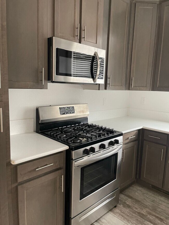Building Photo - Newer Manufactured home, 3 bed 2 bath, Lower Magalia