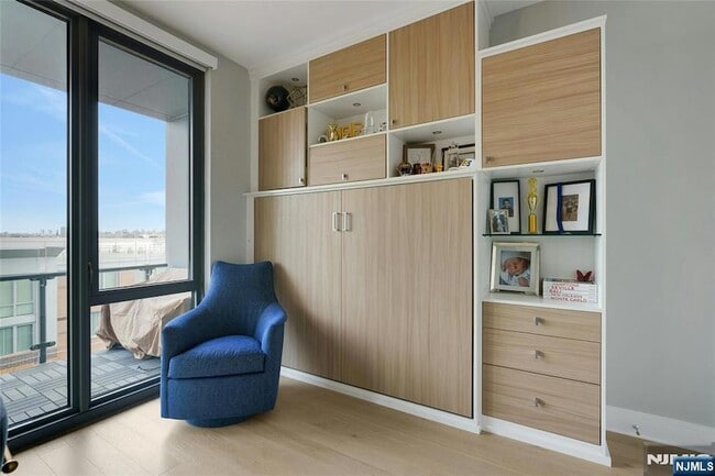 Building Photo - 9 Ave at Port Imperial