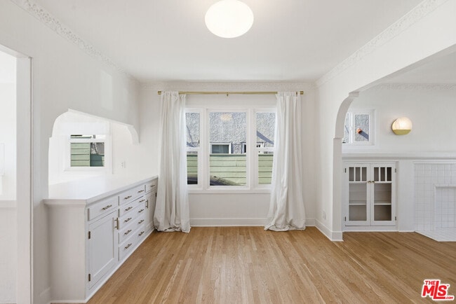 Building Photo - 6743 Arlington Ave