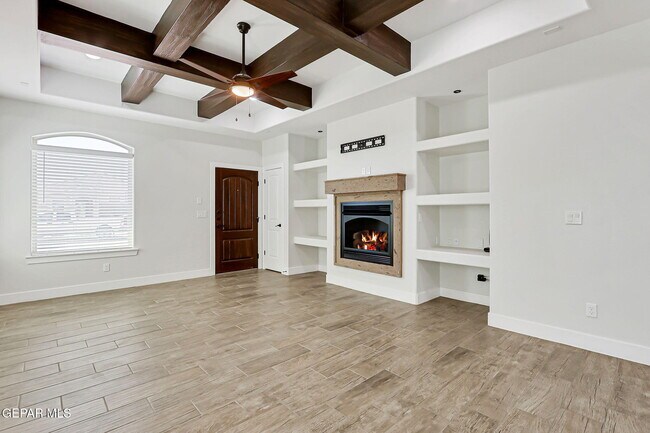 Building Photo - 14937 Tierra Fortaleza Ave