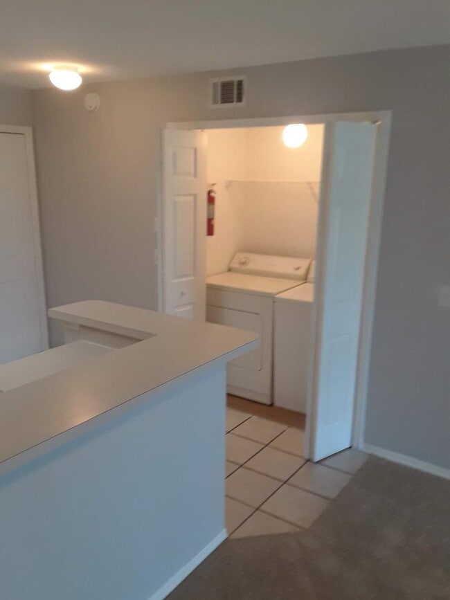 Building Photo - Fairway Island 534