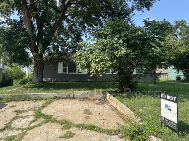 Building Photo - 5938 E 136th St