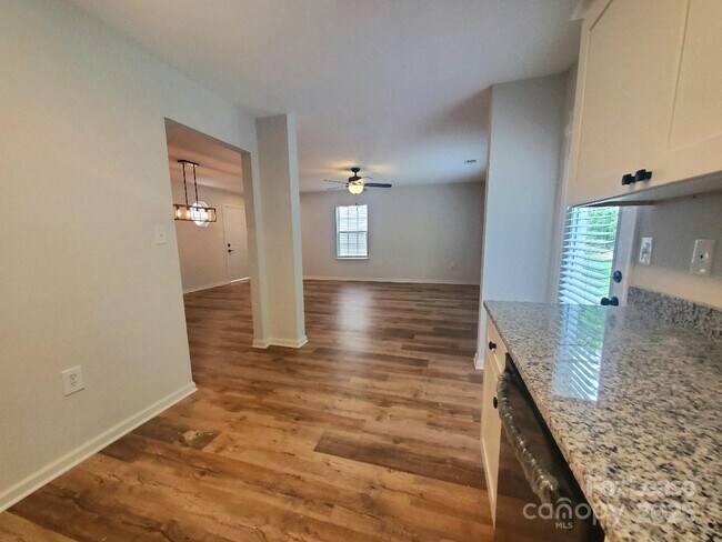 Building Photo - 5709 Kelden Walker Ln