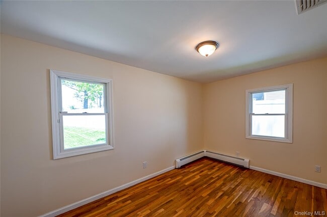 Building Photo - 69 Allan Dr