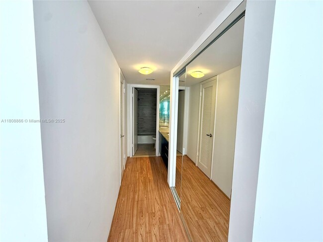 Building Photo - 18071 Biscayne Blvd