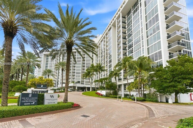 Building Photo - 10275 Collins Ave