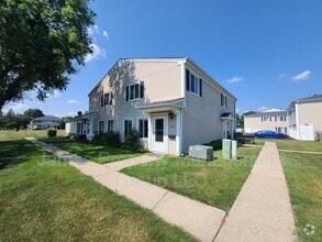 Building Photo - 1557 Quaker Ln