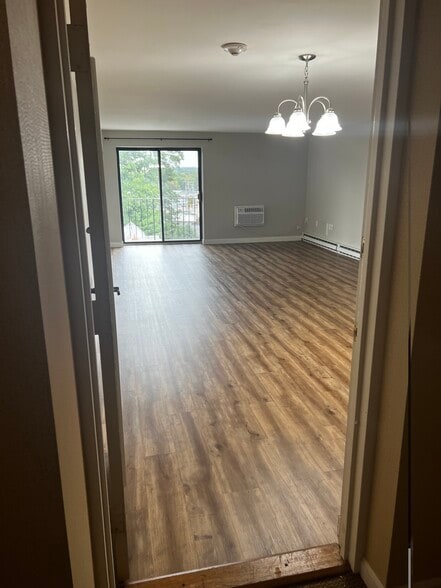 Building Photo - 1321 Worcester Rd