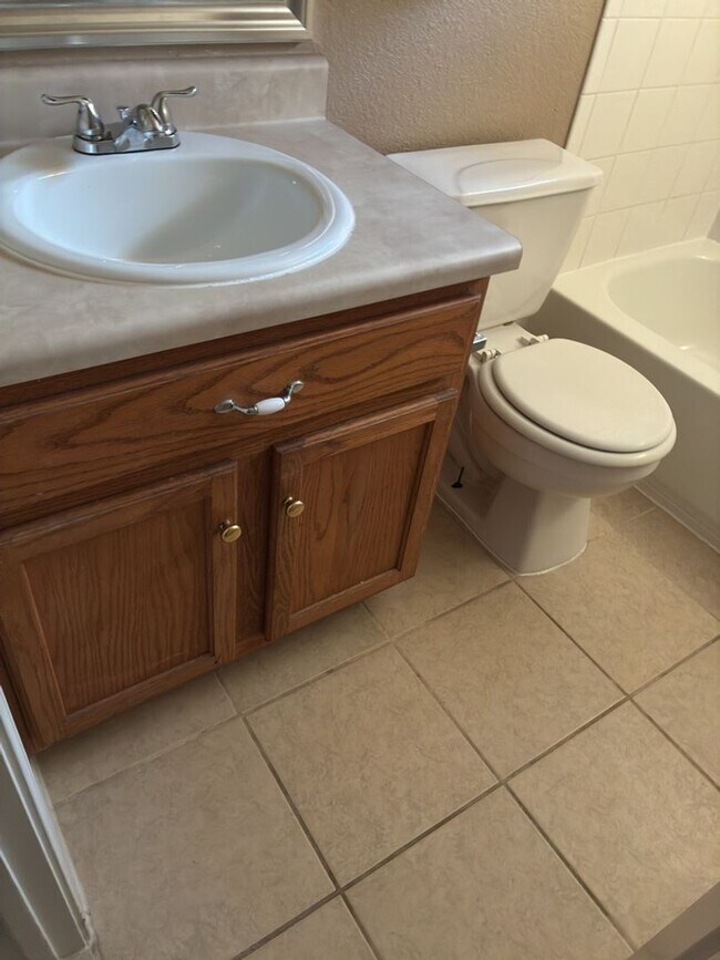 Building Photo - Charming 3BR 2BA w/ Attached Garage • Covered Patio in Pflugerville