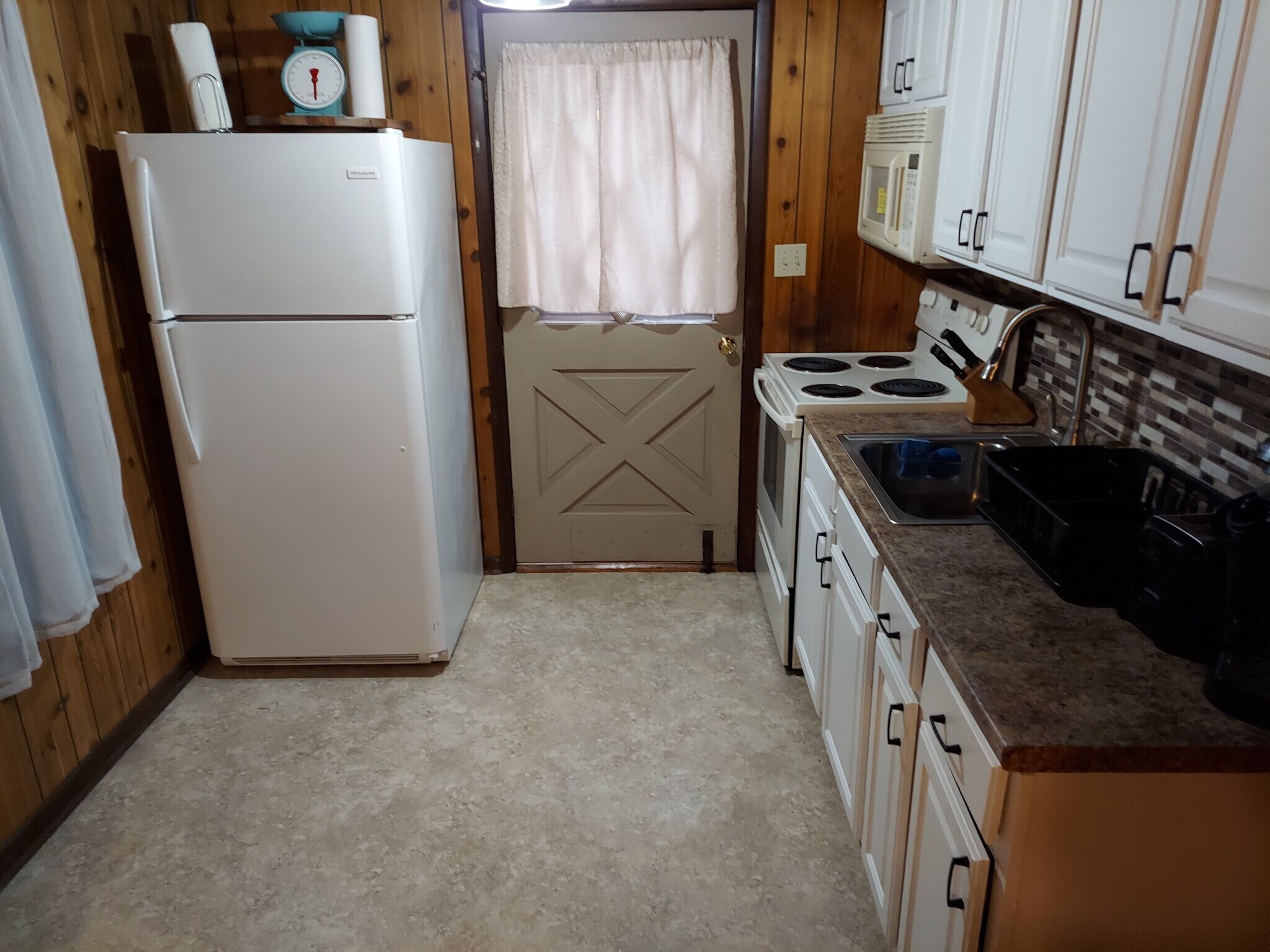 Kitchen - 29 Wildflower Dr