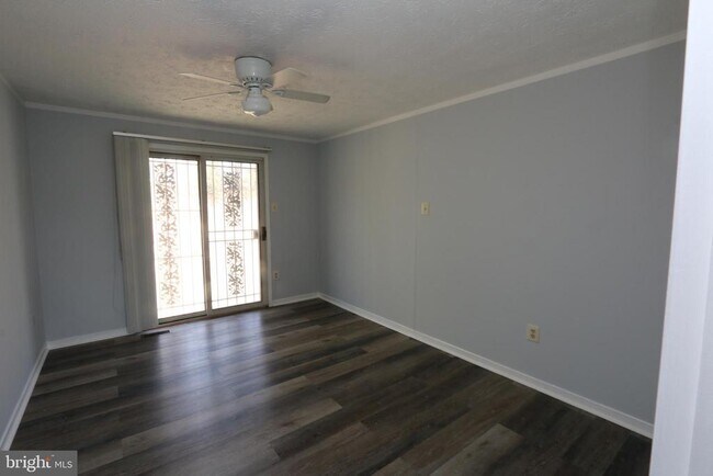 Building Photo - 6512 Cricket Pl