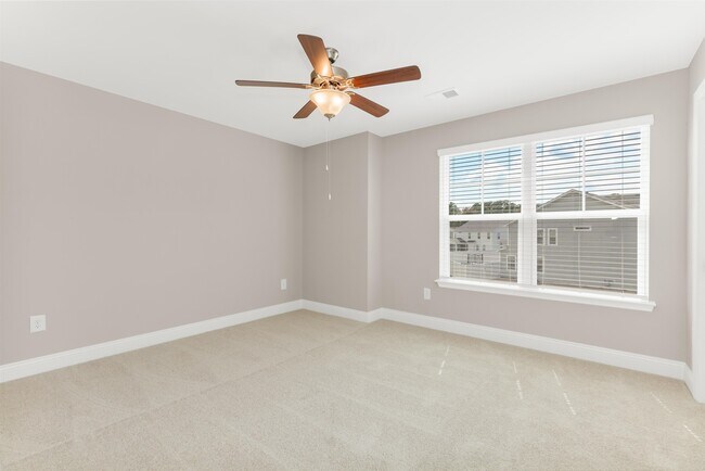 Building Photo - 7068 Shooting Star Way