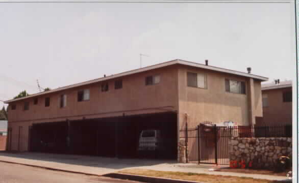 Building Photo - 12255 Vanowen St