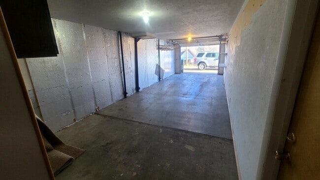 Building Photo - 945 Buchanan Ave