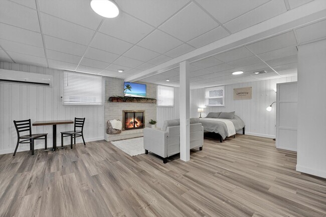 Building Photo - 2151 Thoroughbred Ln