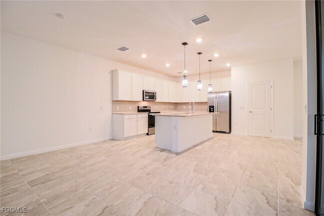 Building Photo - 3744 Passion Vine Dr